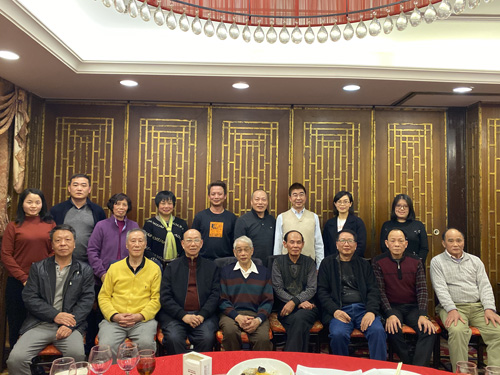 慰問(wèn)職工，真情關(guān)愛(ài)暖人心
